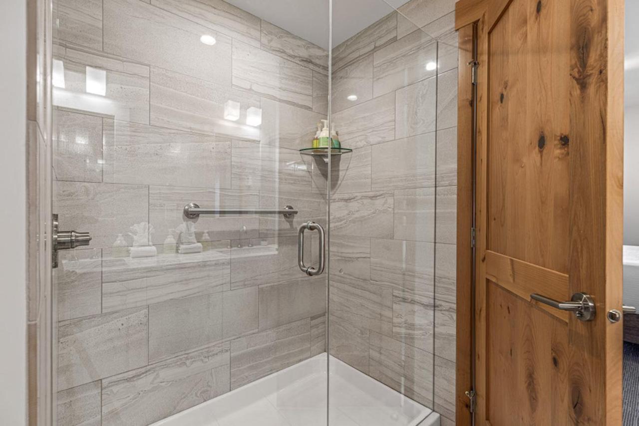 Spring Creek Condo By Canadian Rockies Vacation Rentals Canmore Bagian luar foto